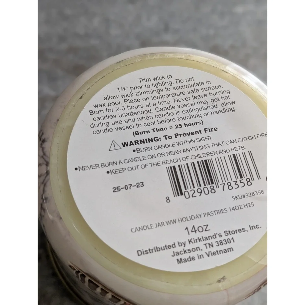 Kirkland Holiday Pastries Vanilla Spice 3-Wick Christmas Holiday Candle New